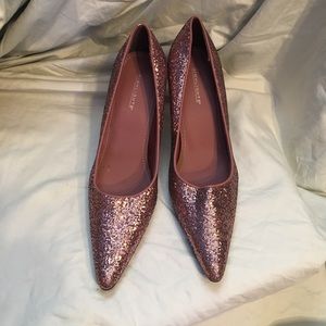 Gorgeous blush pink glitter high heels pumps